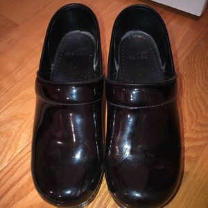 Dansko clogs (size 39 - correlates with 8.5)